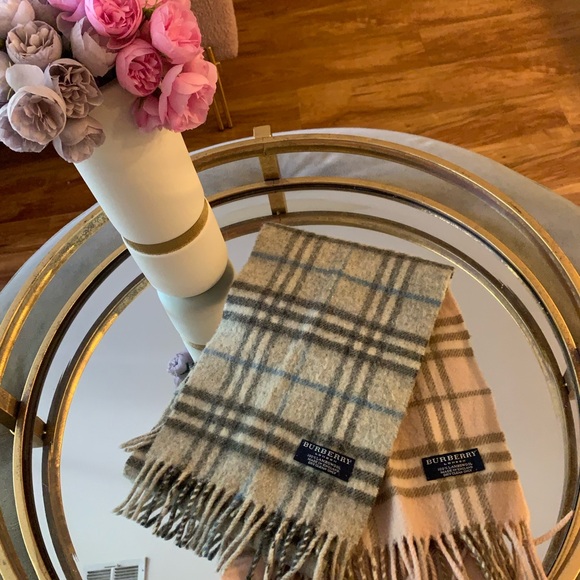 Burberry mini scarf